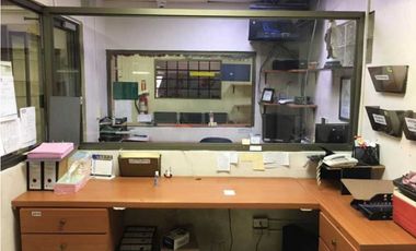 Se Vende amplio Local Comercial en Parque Lefevre.