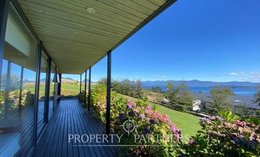 Casa con vista y acceso al Lago Ranco