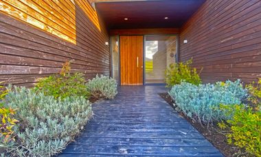 Casa con vista y acceso al Lago Ranco