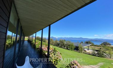 Casa con vista y acceso al Lago Ranco