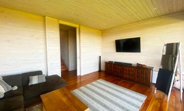 Casa con vista y acceso al Lago Ranco