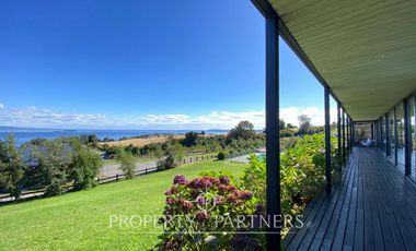 Casa con vista y acceso al Lago Ranco