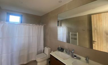 Casa con vista y acceso al Lago Ranco