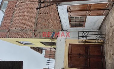 Venta Casa Terreno O Local Comercial  En Quinta Surco