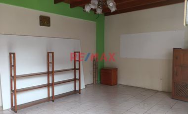 Venta Casa Terreno O Local Comercial  En Quinta Surco