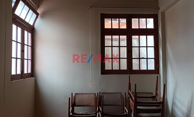 Venta Casa Terreno O Local Comercial  En Quinta Surco