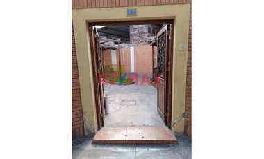 Venta Casa Terreno O Local Comercial  En Quinta Surco