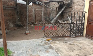 Venta Casa Terreno O Local Comercial  En Quinta Surco