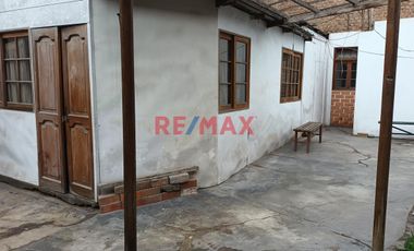 Venta Casa Terreno O Local Comercial  En Quinta Surco