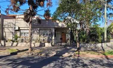 Casa en venta en Haedo Chico