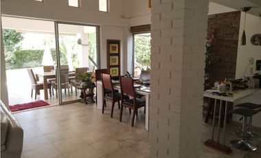 HERMOSA CASA CAMPESTRE  EN CERRITOS