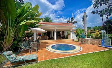 HERMOSA CASA CAMPESTRE  EN CERRITOS