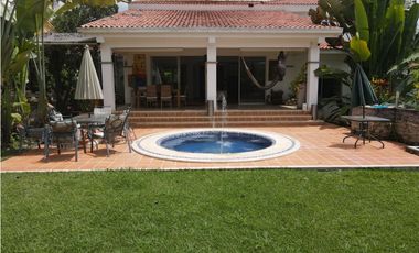 HERMOSA CASA CAMPESTRE  EN CERRITOS