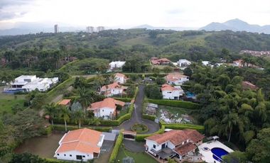 HERMOSA CASA CAMPESTRE  EN CERRITOS