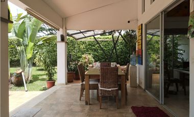 HERMOSA CASA CAMPESTRE  EN CERRITOS