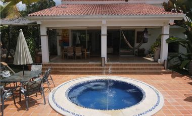 HERMOSA CASA CAMPESTRE  EN CERRITOS