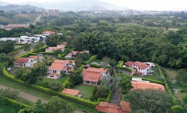 HERMOSA CASA CAMPESTRE  EN CERRITOS