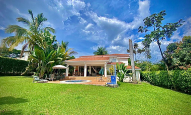 HERMOSA CASA CAMPESTRE  EN CERRITOS