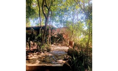 CASA EN VENTA CON VISTA AL LAGO 