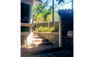 CASA EN VENTA CON VISTA AL LAGO 