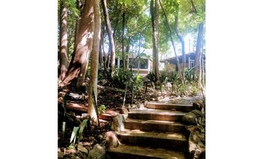 CASA EN VENTA CON VISTA AL LAGO 