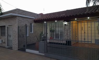 Casa para 2 Familias en venta en Isidro Casanova