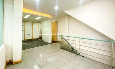 Dijual Ruko 3,5 Lantai Posisi Hook di Jakarta Selatan