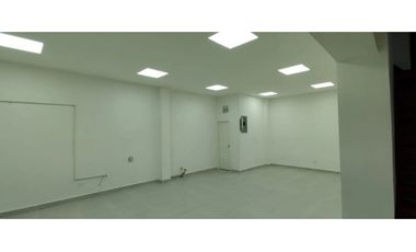 Se Alquila Exelente Local 198 Mts En Santa Ana $1.800.00