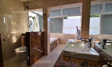 Residencia de Lujo con alberca en Alcazar Poniente