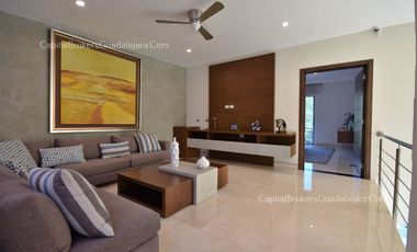 Residencia de Lujo con alberca en Alcazar Poniente