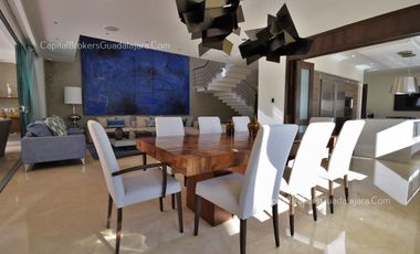 Residencia de Lujo con alberca en Alcazar Poniente