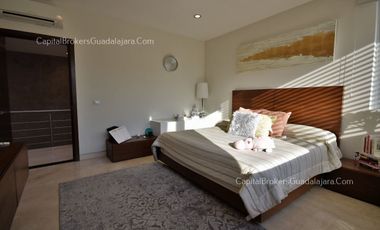 Residencia de Lujo con alberca en Alcazar Poniente