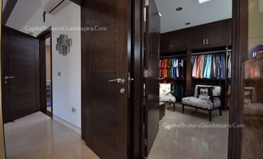 Residencia de Lujo con alberca en Alcazar Poniente