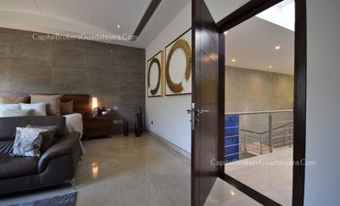 Residencia de Lujo con alberca en Alcazar Poniente
