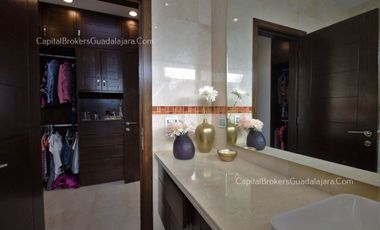 Residencia de Lujo con alberca en Alcazar Poniente