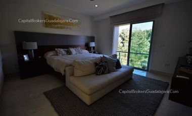Residencia de Lujo con alberca en Alcazar Poniente