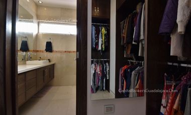 Residencia de Lujo con alberca en Alcazar Poniente