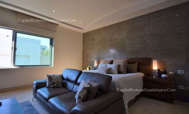 Residencia de Lujo con alberca en Alcazar Poniente