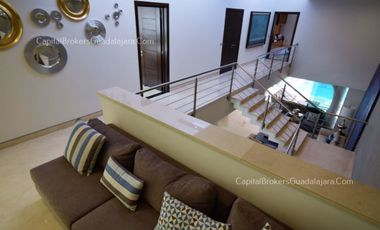 Residencia de Lujo con alberca en Alcazar Poniente