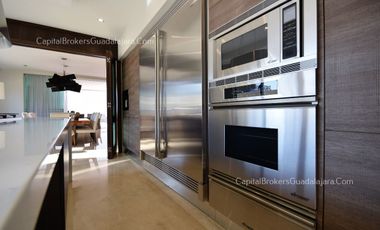 Residencia de Lujo con alberca en Alcazar Poniente