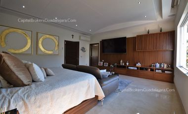 Residencia de Lujo con alberca en Alcazar Poniente