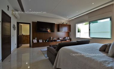 Residencia de Lujo con alberca en Alcazar Poniente