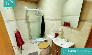 #VentaRUKAN | Casa de 4 Ambientes | Calle TAILANDIA | Barrio MIRADOR | Caleta Olivia.-