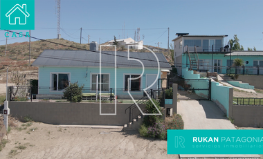 #VentaRUKAN | Casa de 4 Ambientes | Calle TAILANDIA | Barrio MIRADOR | Caleta Olivia.-