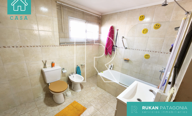 #VentaRUKAN | Casa de 4 Ambientes | Calle TAILANDIA | Barrio MIRADOR | Caleta Olivia.-