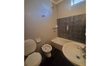 Departamento céntrico de 3 dormitorios con cochera