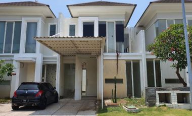 Rumah Long Beach Pakuwon City, Siap Huni, Minimalis