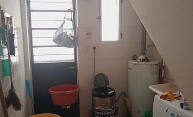 Muy linda casa con 5 dormitorios, gran ubicación Toma vehículo parte depago RETASADA