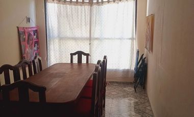 Muy linda casa con 5 dormitorios, gran ubicación Toma vehículo parte depago RETASADA