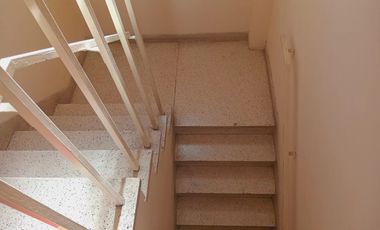 Muy linda casa con 5 dormitorios, gran ubicación Toma vehículo parte depago RETASADA